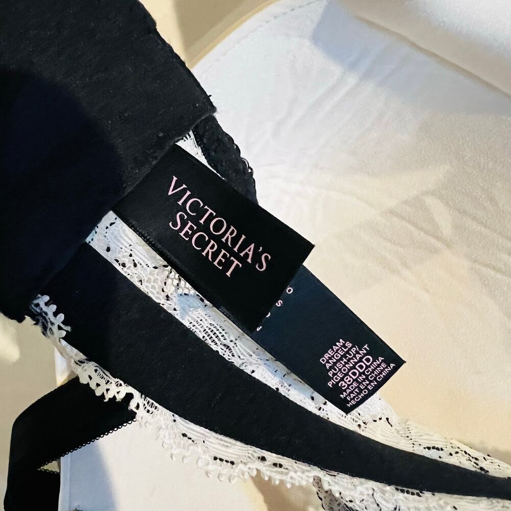 Victoria’s Secret Lace Push Up Bra Size 38DDD - Picture 3 of 4